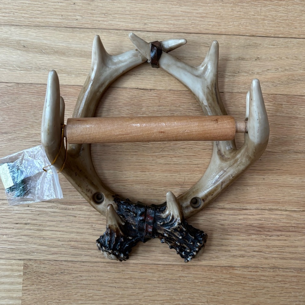 Rustic Deer Antler Toilet Paper Holder, Wall-Mounted NEW
